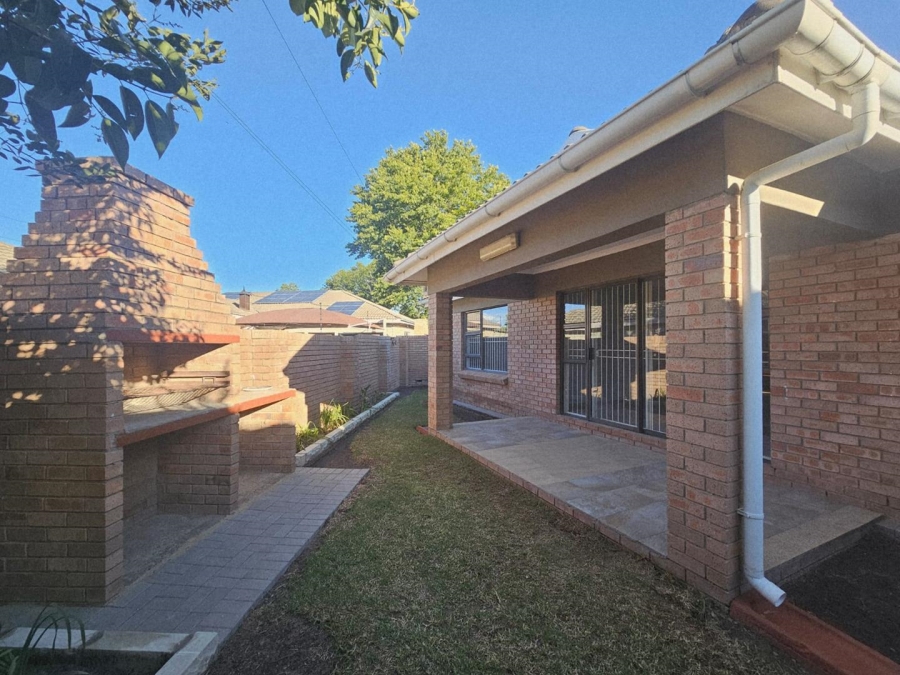 To Let 3 Bedroom Property for Rent in Ladybrand Free State